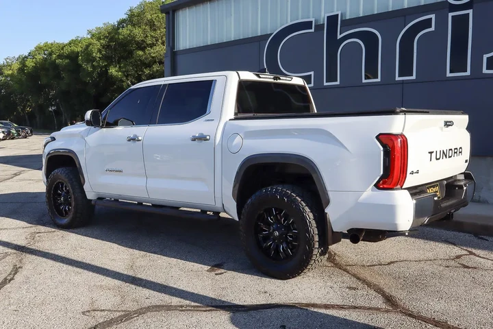 $55888 : 2024 Tundra 4WD Limited Hybrid image 6