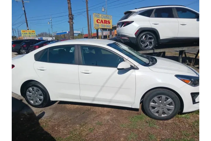 $10900 : 2022 Rio S image 9