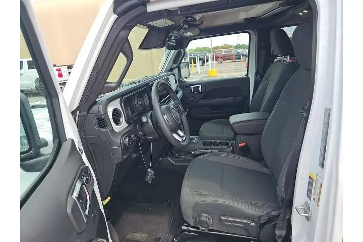 $35030 : Jeep Wrangler 2025 4x4 Backc image 5