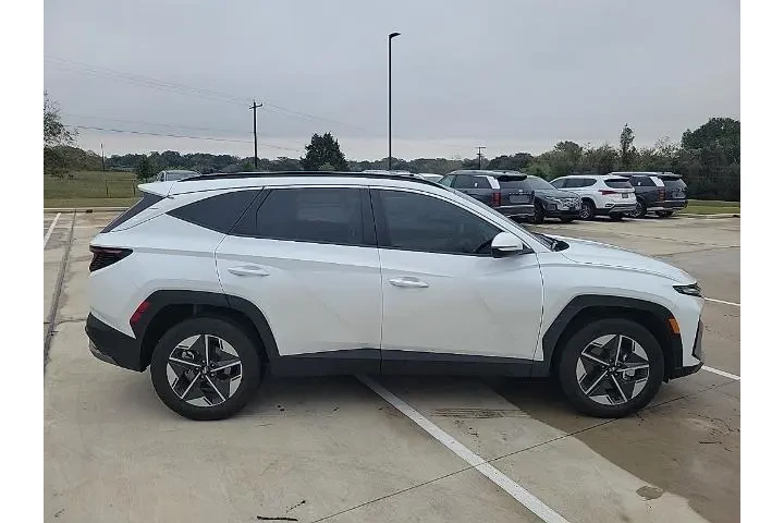 $31591 : Hyundai TUCSON Hybrid 2025 A image 2