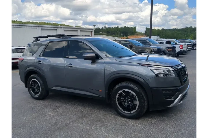 $28657 : Nissan Pathfinder 2023 AWD R image 10