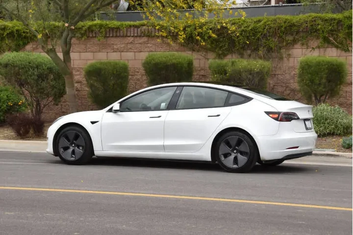 $25750 : 2023 Model 3 image 4