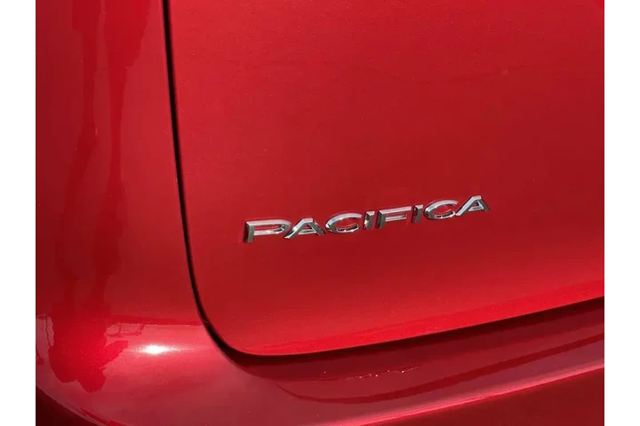 $37888 : Chrysler Pacifica Plug-In Hy image 7