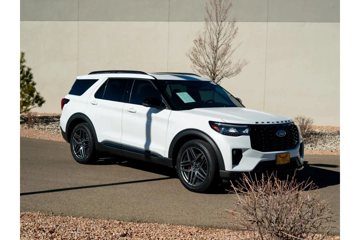 $49988 : 2025 Explorer ST image 1