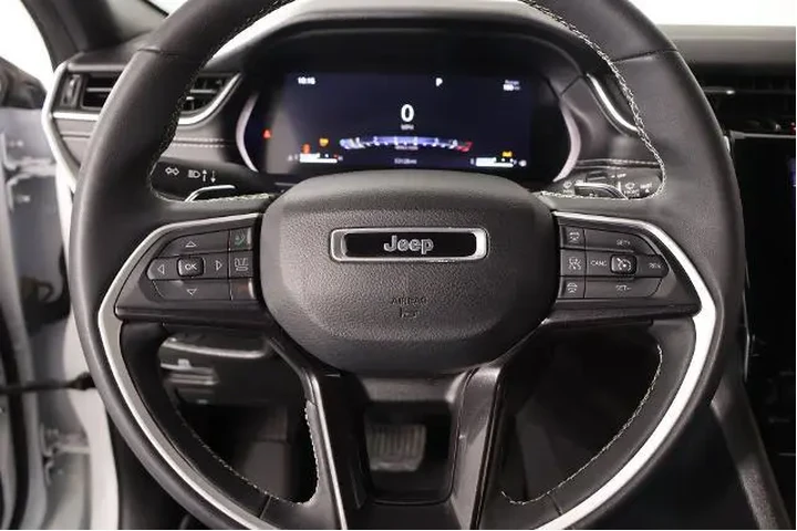 $29742 : Jeep Grand Cherokee L 2023 4 image 3