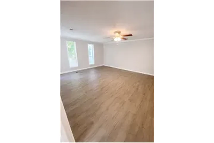 $1300 : Rental property with 1 bedro image 5