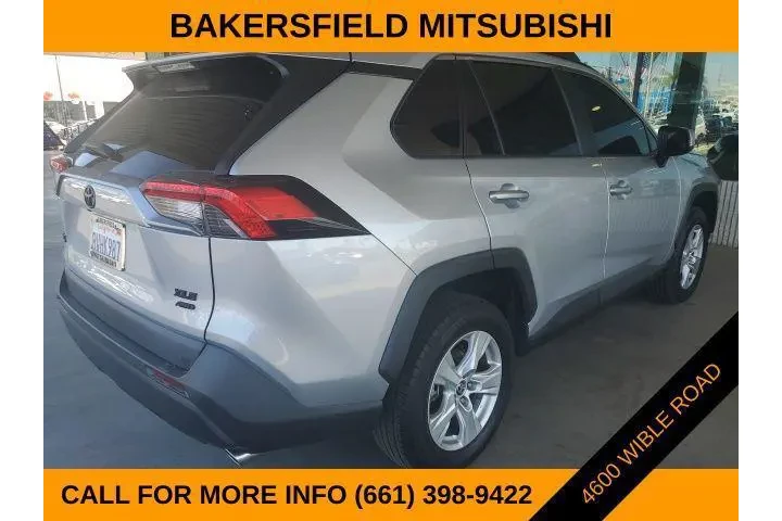 $25699 : Toyota RAV4 2021 AWD XLE 4dr image 5