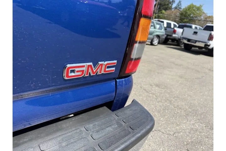 $9995 : 2004 GMC Sierra 1500 SLE image 9