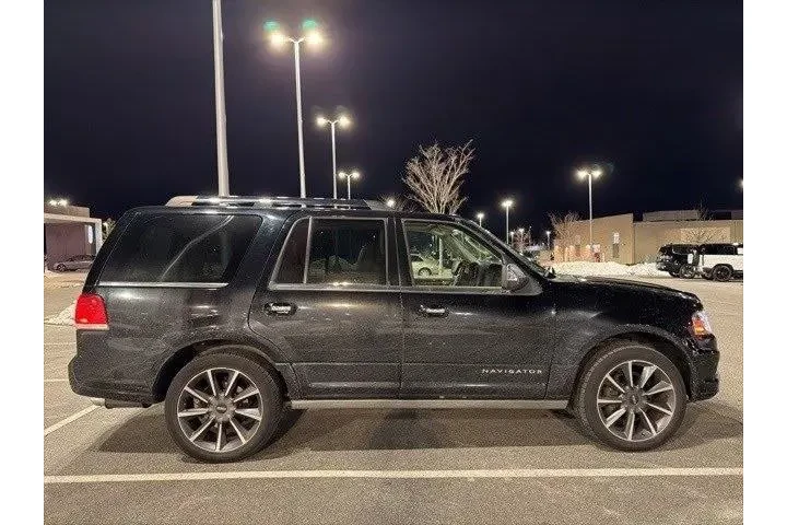 $16695 : Lincoln Navigator 2016 4x2 R image 6