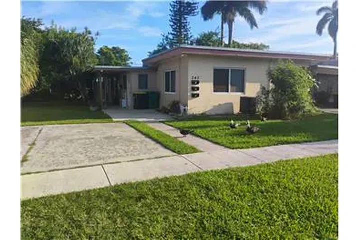 $1375 : Rental property with 1 bedro image 1