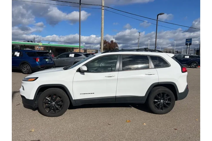 $10875 : Jeep Cherokee 2014 4x4 Latit image 2