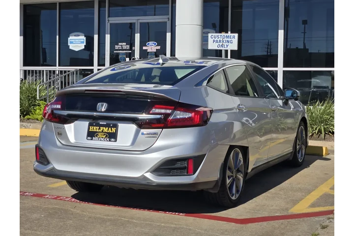 Honda Clarity Plug-In Hybrid image 3