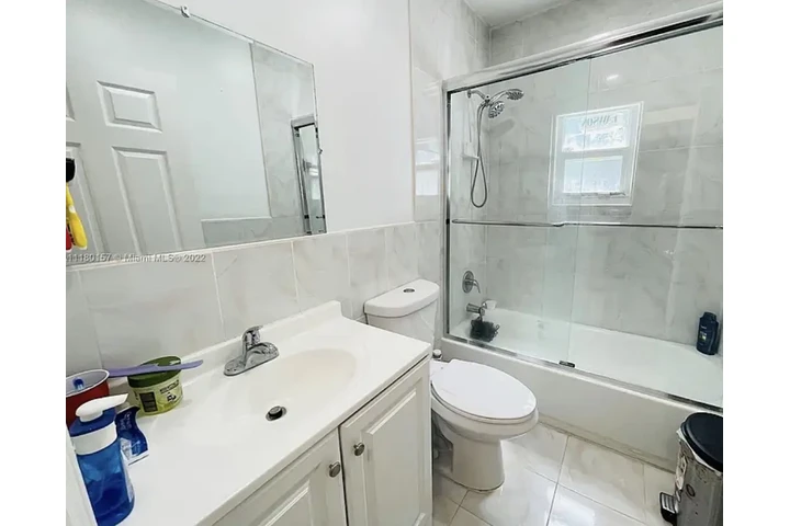 $1500 : Nicely 2 bed 1bath image 7