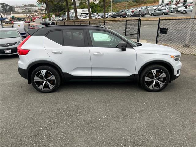 $33500 : Used 2022 XC40 Recharge P8 eA image 5