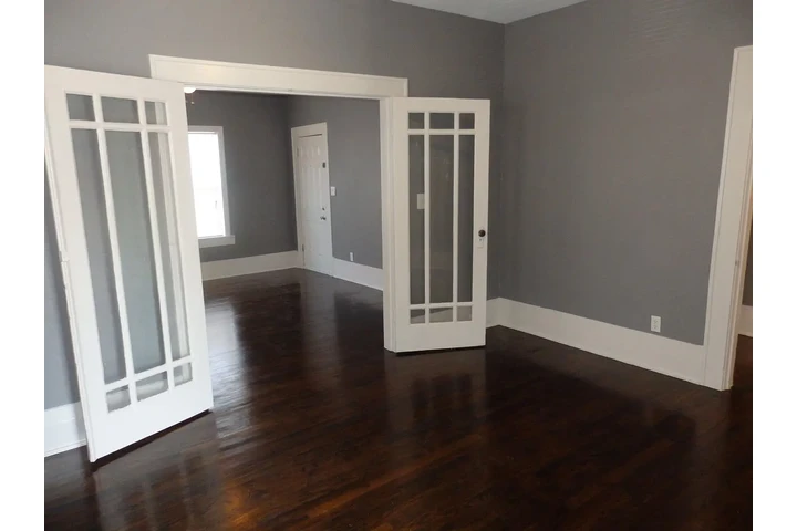$800 : This is a wonderful bungalow ! image 2