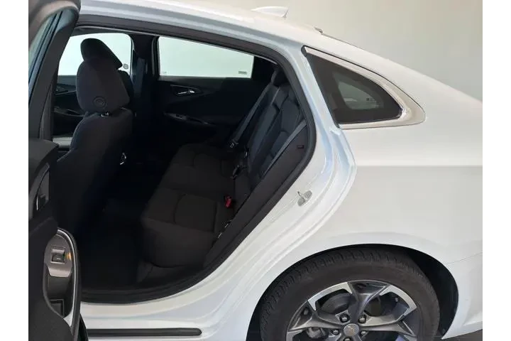 $19315 : Chevrolet Malibu 2024 LT 4dr image 7