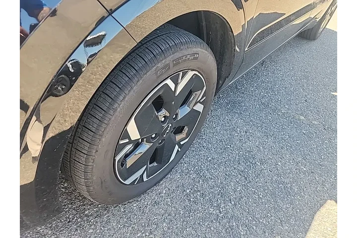 $26991 : Kia Niro EV 2025 Wind 4dr Cr image 4