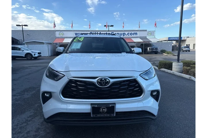 $38999 : Toyota Highlander 2024 LE 4d image 7