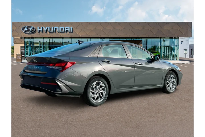 $20137 : Hyundai ELANTRA 2024 SEL 4dr image 8