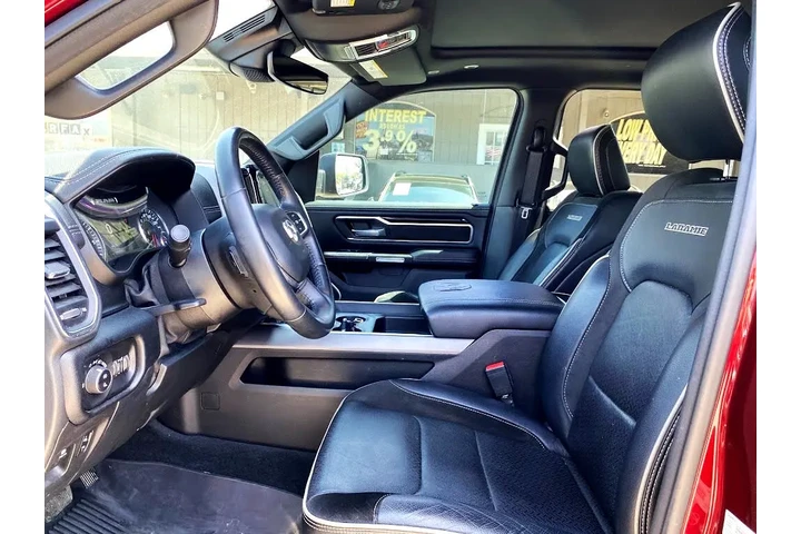 2022 RAM 1500 Laramie Crew Ca image 7
