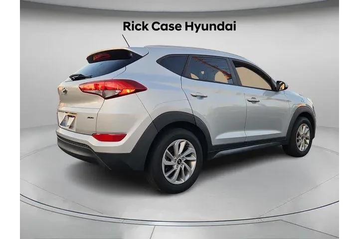 $8694 : Hyundai TUCSON 2016 AWD SE 4 image 8