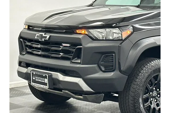$32000 : Chevrolet Colorado 2023 4x4 image 2
