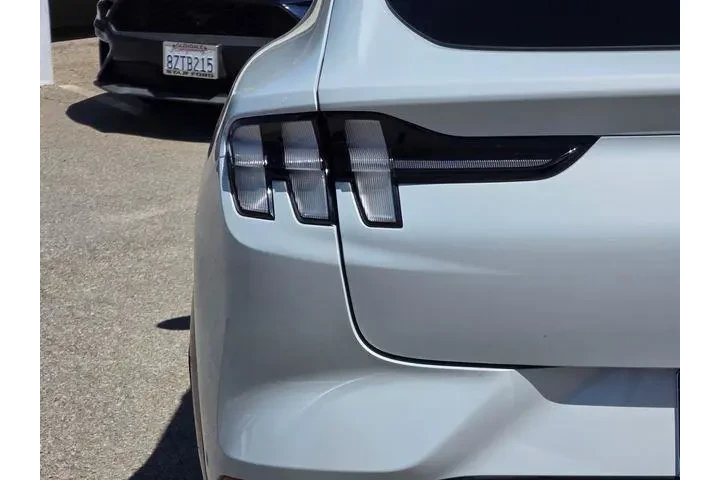 $28864 : Ford Mustang Mach-E 2023 AWD image 6