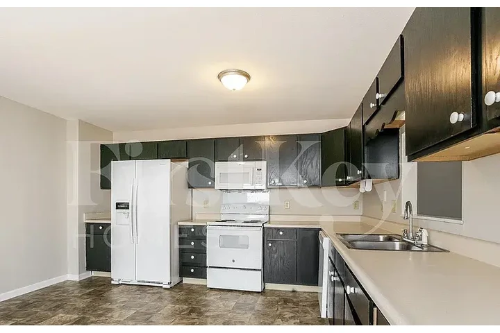 $1200 : HOUSE FOR RENT IN INDIANAPOLIS image 5