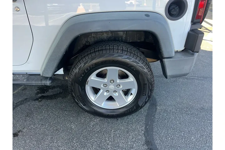 $15280 : Jeep Wrangler 2013 4x4 Sport image 10