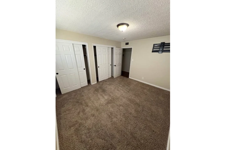 $750 : Private room for rent image 3