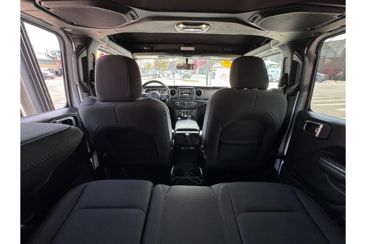 $23795 : Jeep Wrangler Unlimited 2021 image 9