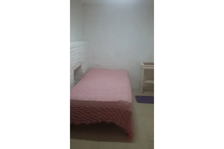$3500 : Rento Recamara amueblada image 1