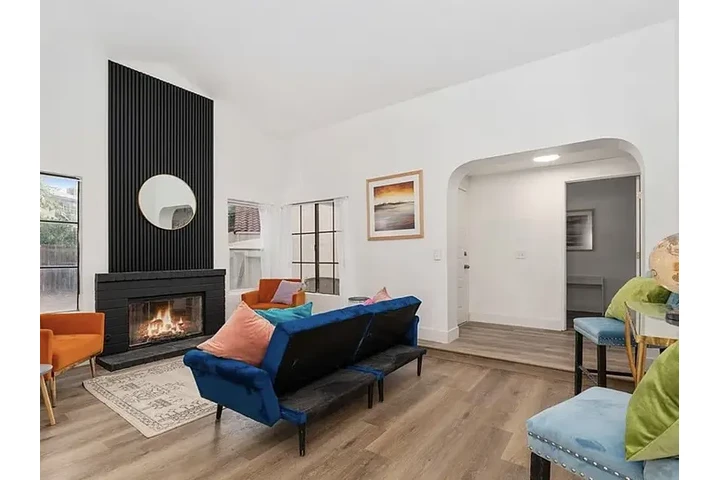 $2000 : HOUSE FOR RENT image 1