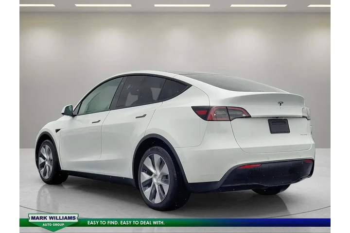 $31295 : Tesla Model Y 2022 AWD Long image 7