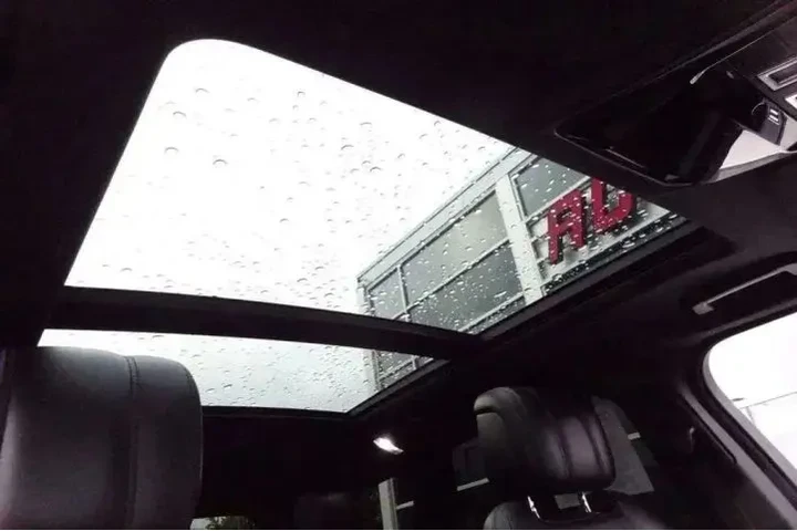 $33995 : 2019 RANGE ROVER SPORT image 2