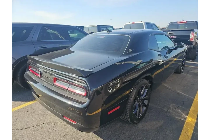 $28990 : Dodge Challenger 2023 R/T 2d image 4