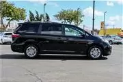 2016 Toyota Sienna XLE Minivan en Los Angeles