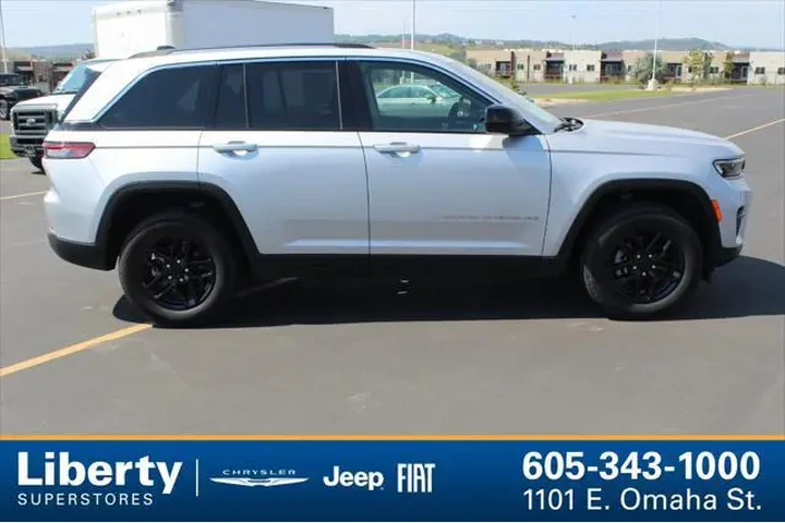 $34999 : Jeep Grand Cherokee 2024 4x4 image 2