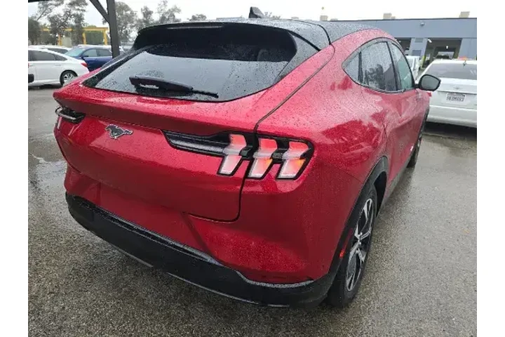 $31950 : Ford Mustang Mach-E 2022 AWD image 4