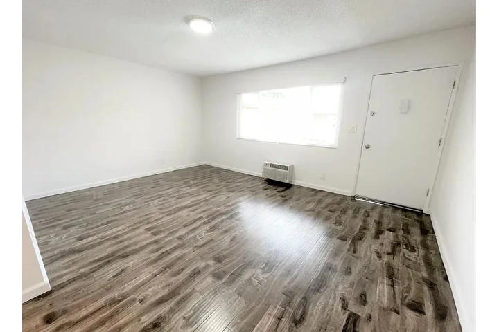 $1100 : Apartamento Disponible image 3