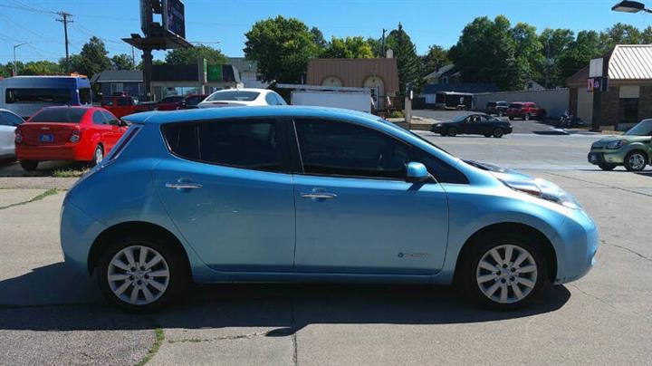 $8999 : 2015 LEAF S image 3