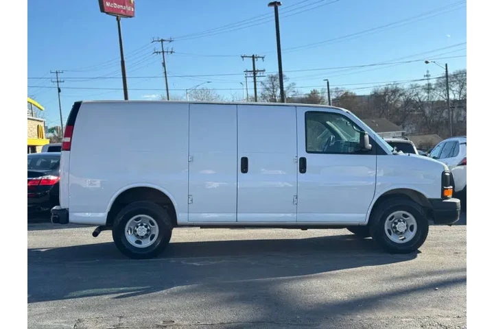 $16495 : 2015 Express 2500 image 5