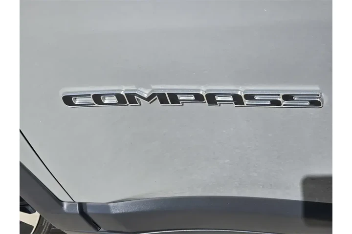 $18995 : Jeep Compass 2023 4x4 Limite image 10