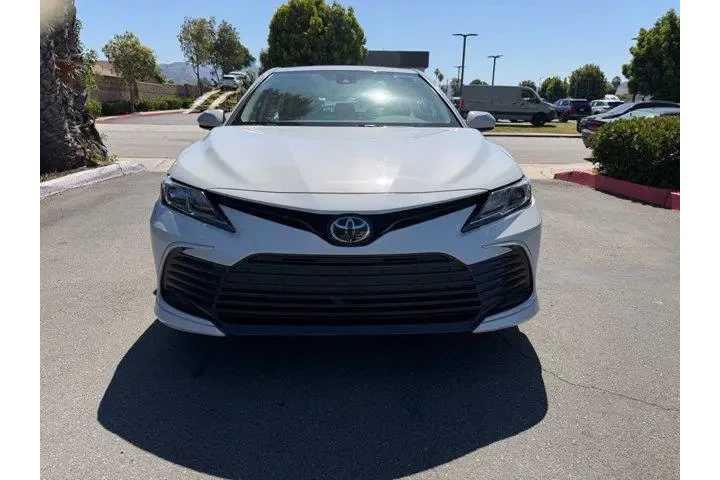 $25932 : Toyota Camry 2024 LE 4dr Sed image 3
