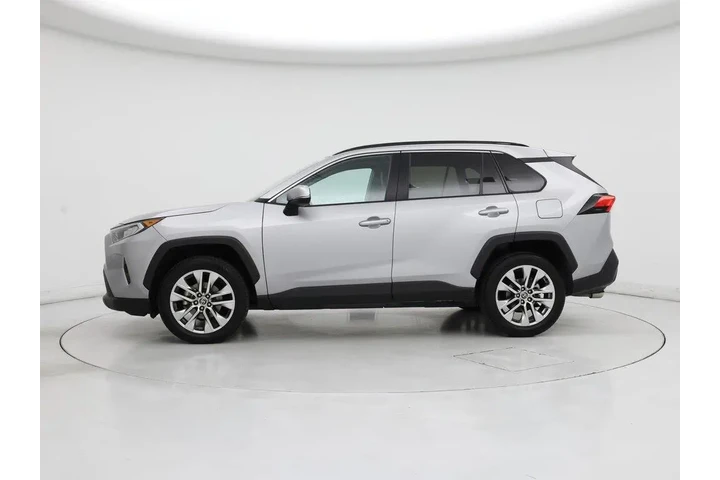 $21998 : Toyota RAV4 2021 XLE Premium image 3