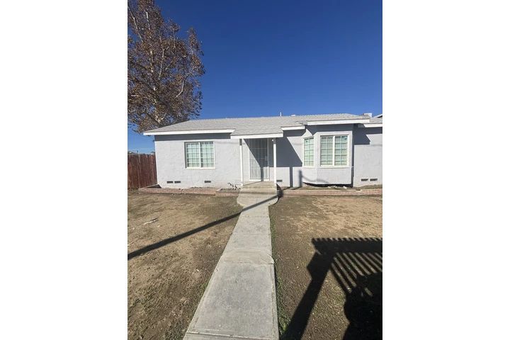 $2500 : Casa en renta image 1