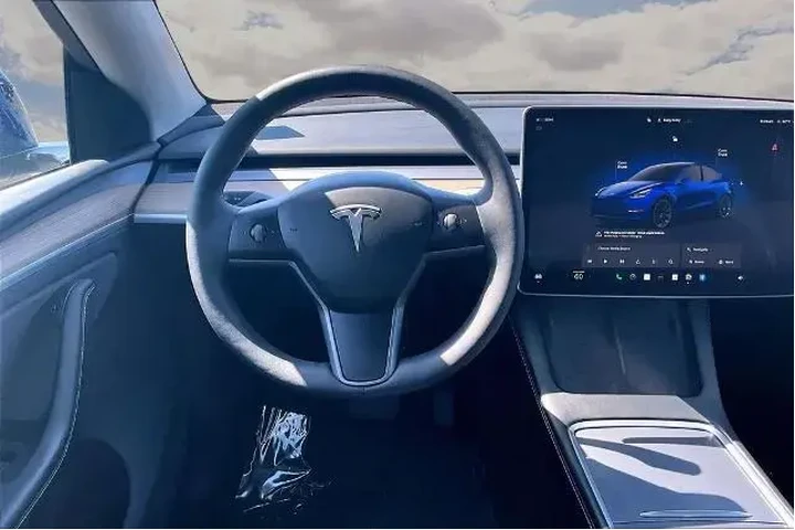 $32991 : Tesla Model Y 2023 AWD 4dr C image 8