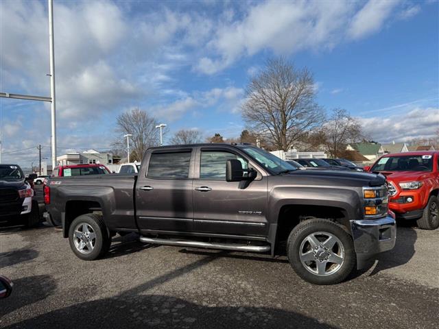 $22990 : 2015 Silverado 2500HD image 2