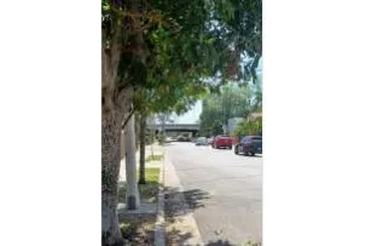 DUEÑO VENDE APTOS. image 3