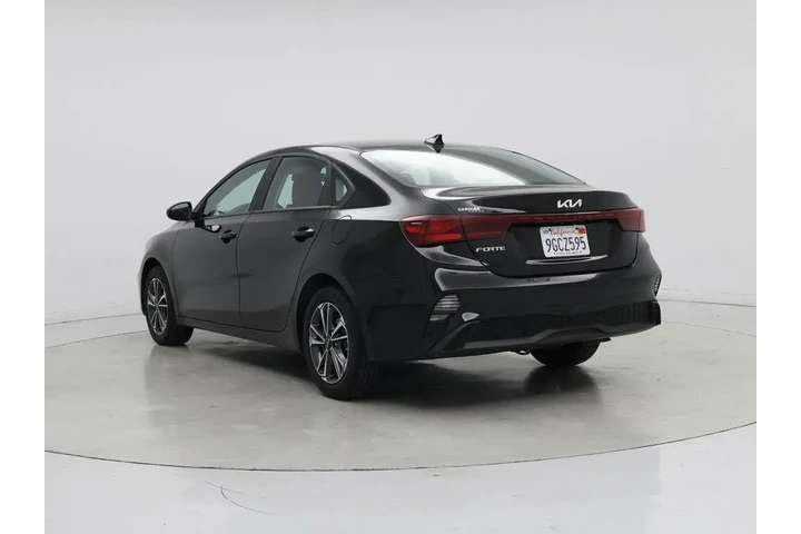$19998 : Kia Forte 2023 LXS 4dr Sedan image 2